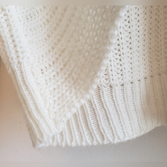 M Open Back Sweater w Knot - Picture 6 of 10